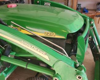 2210 garden tractor John Deere