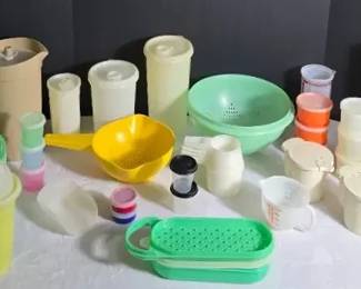  011 Vintage Lot of Used Miscellaneous Tupperware 