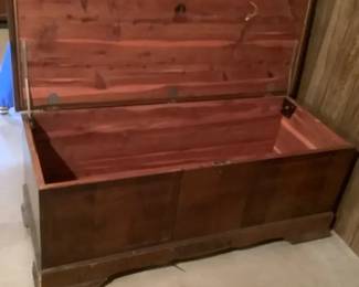 Cedar Chest with SpringLoaded Lid