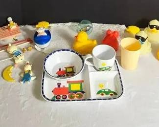 Childs Lot  Vintage Bath Toys  Meal Set