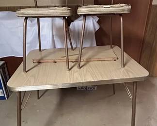 Vintage Table Chairs 