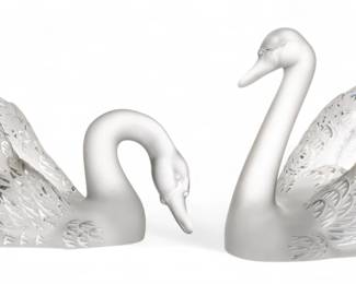 Lot 39
Lalique (France) Frosted Crystal Swans L 14" 2 PCS