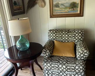 Baker Saber Leg Side Table, 30" diameter, H 27 1/4" Restoration hardware table lamp