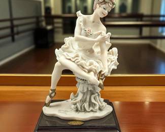 Giuseppe Armani Figurine: "Irina" 817F In Original Box