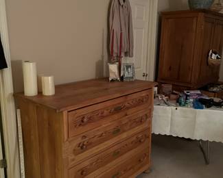 Solid oak chest of drawers …