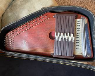 Fine Oscar Schmidt Autoharp