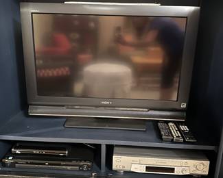Sony BRAVIA Television 20 x 32 - $100.00