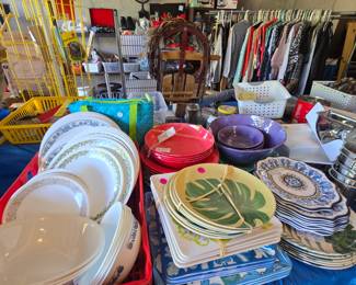Corelle, melamine sets, clothing, sled, instant pot, little green machine, chapter book or greeting card retail display - yellow, electronics & more!