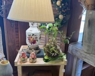 lamps, vintage books, wreath