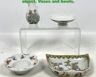 Lot 2011 Four Chinese porcelain decorative object. Vases and bowls. 