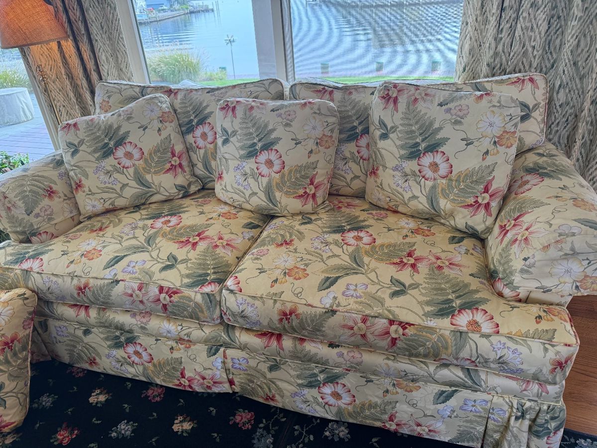 Beautiful couch with matching pillows. TWO available. 