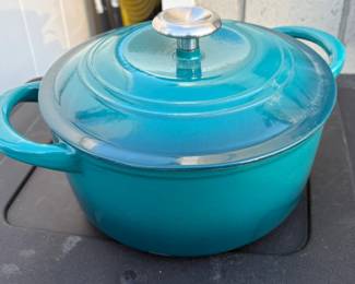 Dutch oven in lovely color blue! Perfect for Fall's soup season.