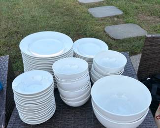 Set of simple white everyday-ware. 