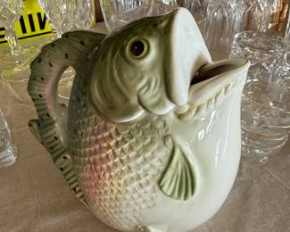 Fish gurgle pot