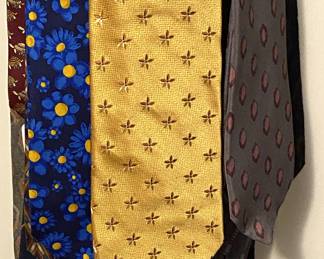 Armani, Fendi, Gucci, Missoni, Zegna, Ferragamo, Moschino, Celine, Valentino
ties