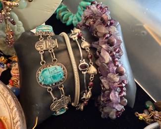 Bracelets 