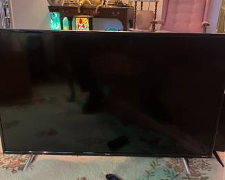 TCL Roku TV 43”