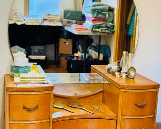 Art Deco Vintage Vanity Dresser W/Mirror 