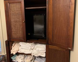 Armoire and sheet sets