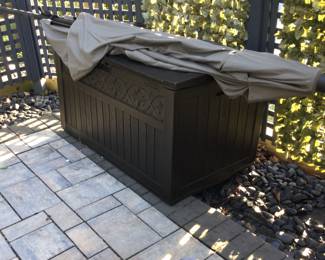 Storage bin, umbrellas 