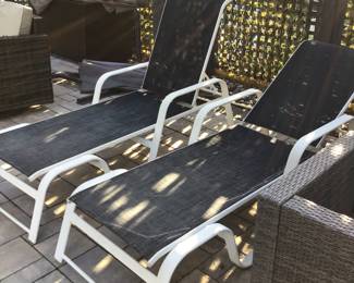 Chaise lounge 