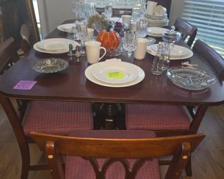 Dining Table with 6 Chairs 