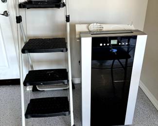 Step Ladder; AC