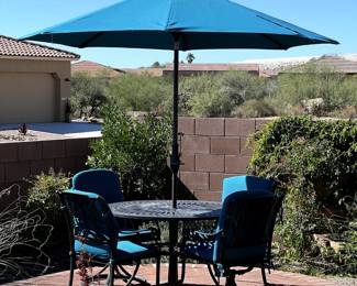 Newer Hanamint 48" Round Patio Table, 2-Swivel & 2-Dining Chairs, Sunbrella Cushions.  9' Tilt Market Umbrella w/Base and Cover. (Retail $3,500+)