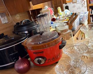 Two Crockpots and an instapot 