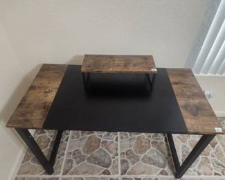 Metal desk
$65