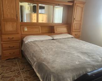 King sized adjustable bed with headboards 
$400