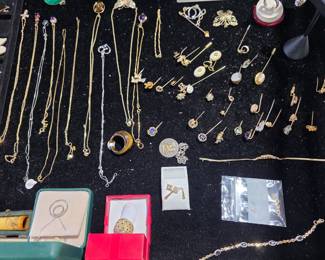 Assorted Gold jewelry 