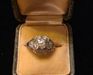 18k ring in the original box 