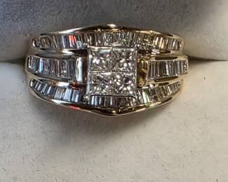 Gorgeous 14K and Diamonds ring
