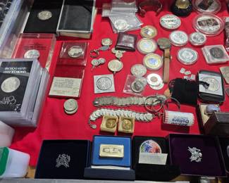 Assorted coins and bullion Silver 