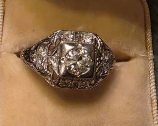 Rare 18k and Diamonds ring from the 1930s 