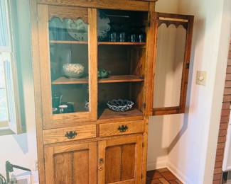 China Hutch perfect for your Roseville collection