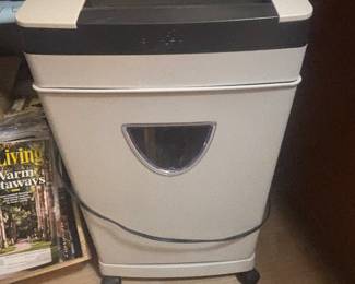 Paper shredder