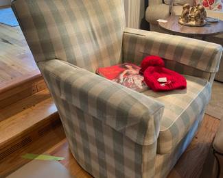 Ethan Allen Plaid Swivel Upholstered Chair