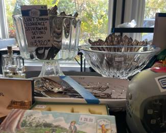 Lunt Sterling "Eloquence Silverware Set (BL)