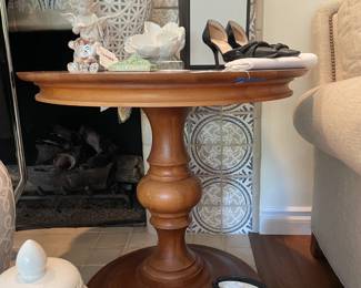 Ethan Allen Warren Side Table