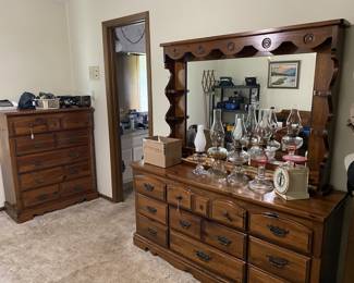 Dresser. Chest of drawers. Oil lamps.