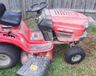 Craftsmen riding lawnmower - runs