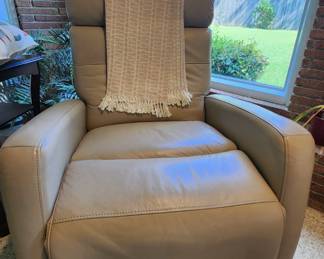 Brand new Bassett Furniture company electric swivel recliners