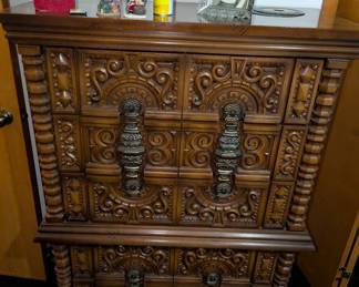 Vintage Chest of Drawers 