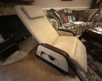 Wonderful massaging recliner