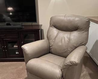 LazyBoy recliner, excellent condition. $225