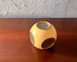 VTG Picture Holder