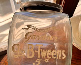 Go B-Tweens Candy Jar