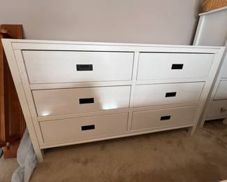 MODERN DRESSER